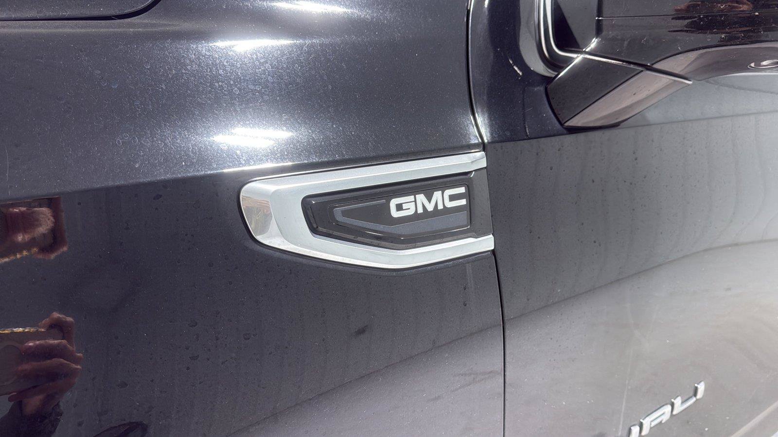 Used 2022 GMC Yukon Denali w/ Denali Premium Package AWD/4WD image 36