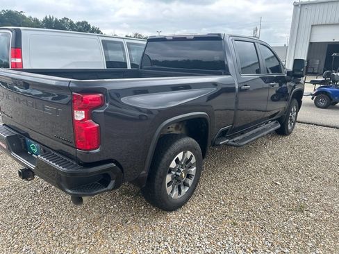 Used 2024 Chevrolet Silverado 2500 Custom w/ Custom Value Package AWD/4WD image 2