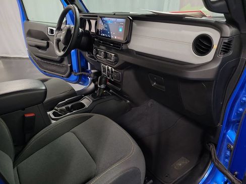 Used 2024 Jeep Wrangler Unlimited Sport AWD/4WD image 22