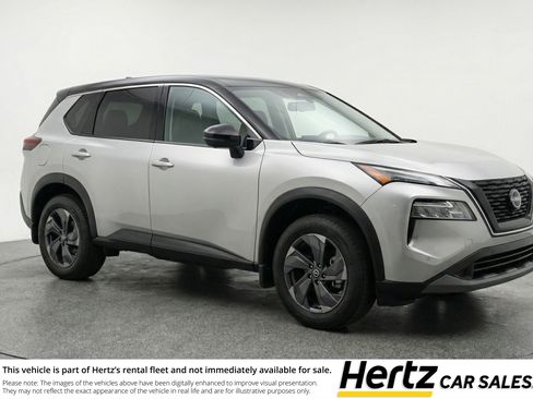 Used 2025 Nissan Rogue SV image 1