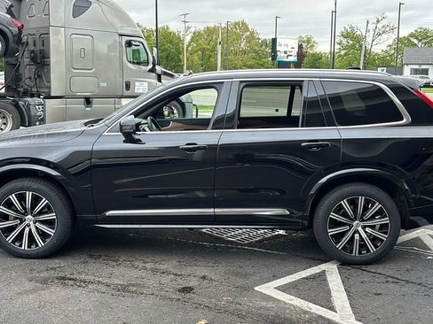Certified 2023 Volvo XC90 B6 Plus AWD/4WD image 3