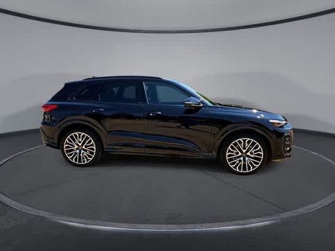 Used 2025 Audi SQ5 Premium Plus AWD/4WD image 9