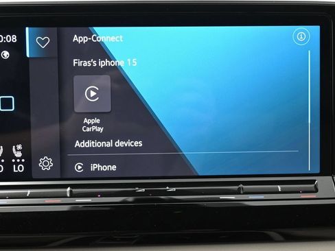 Used 2024 Volkswagen Atlas SE AWD/4WD image 18