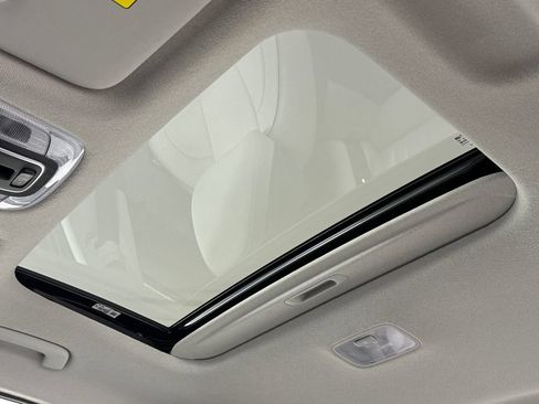 Used 2025 Hyundai Elantra Limited FWD image 19