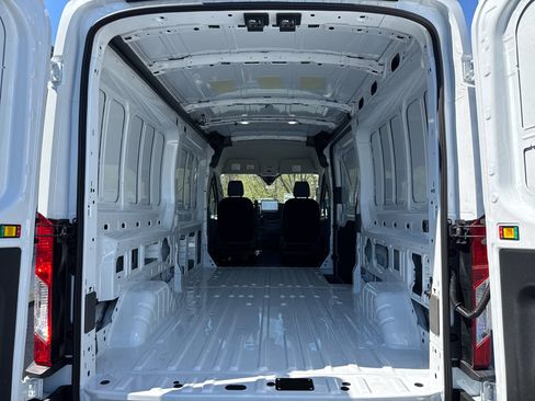 New 2026 Ford Transit 250 148 Medium Roof RWD image 7