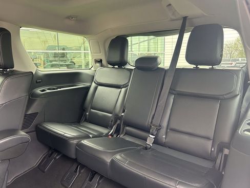 Certified 2025 Ford Expedition Platinum AWD/4WD image 15