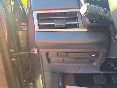 New 2025 Mitsubishi Outlander SE image 14