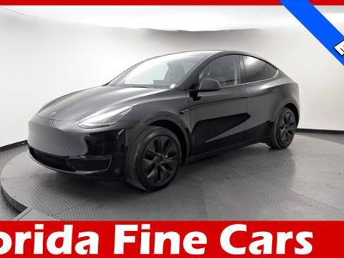 Used 2024 Tesla Model Y Long Range RWD image 1