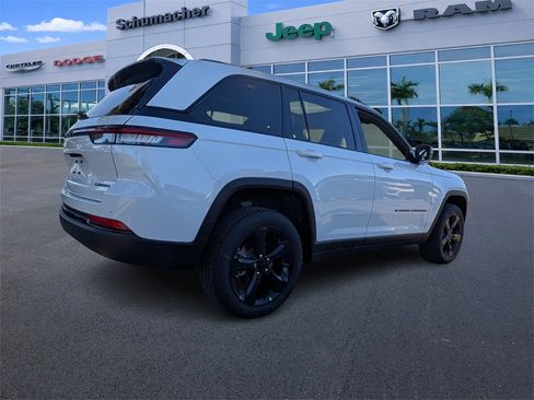 New 2025 Jeep Grand Cherokee Limited image 7