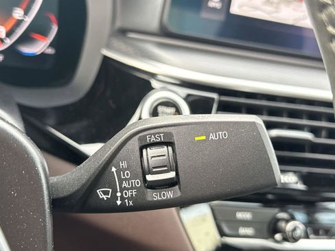 Used 2021 BMW M550i xDrive w/ Executive Package image 23