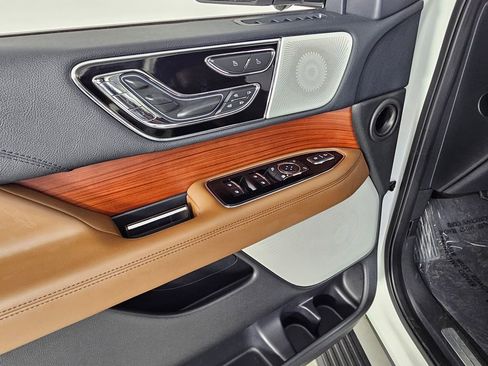 Used 2022 Lincoln Navigator Reserve image 12