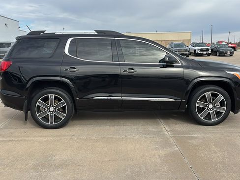 Used 2017 GMC Acadia Denali w/ Technology Package image 10