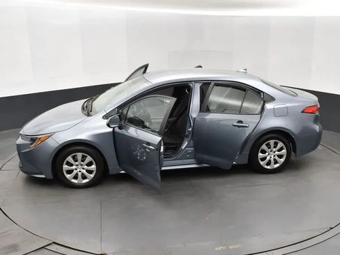 Used 2023 Toyota Corolla LE image 7