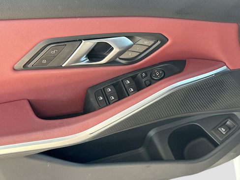 Used 2025 BMW 330i Sedan w/ M Sport Package image 18