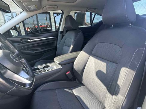 Used 2019 Nissan Altima 2.5 SV FWD image 8