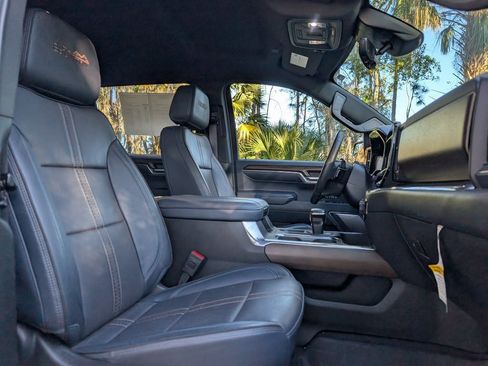 Used 2024 Chevrolet Silverado 1500 High Country w/ Technology Package image 24