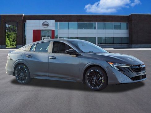 New 2026 Nissan Sentra SR w/ SR Premium Package FWD image 7
