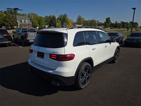 New 2024 Mercedes-Benz GLB 250 4MATIC image 3