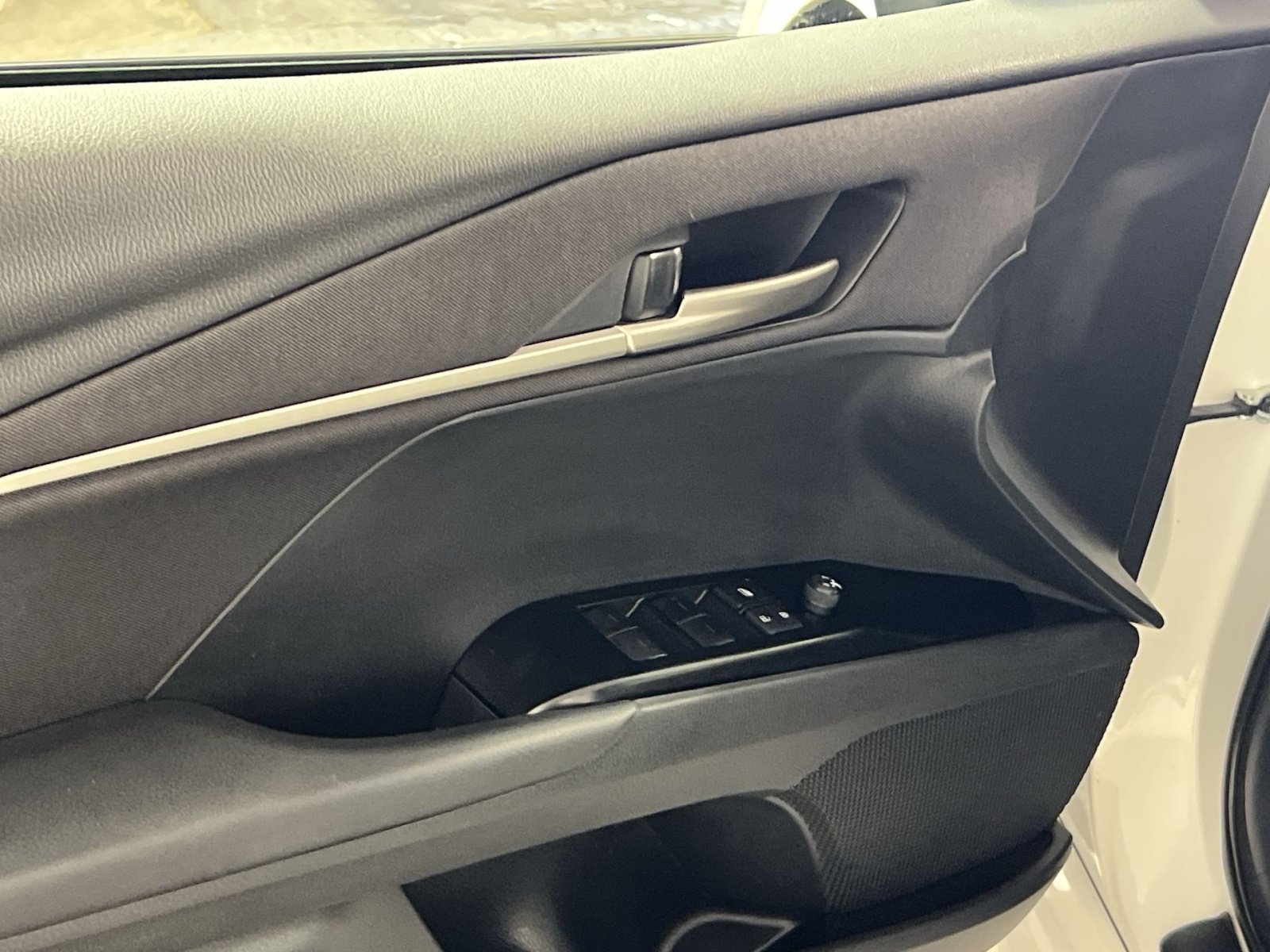 Used 2025 Toyota Camry LE FWD image 15