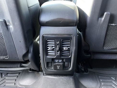 Used 2021 Jeep Grand Cherokee Limited w/ Trailer Tow Group IV image 17