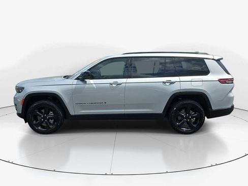 Used 2024 Jeep Grand Cherokee L Altitude AWD/4WD image 8
