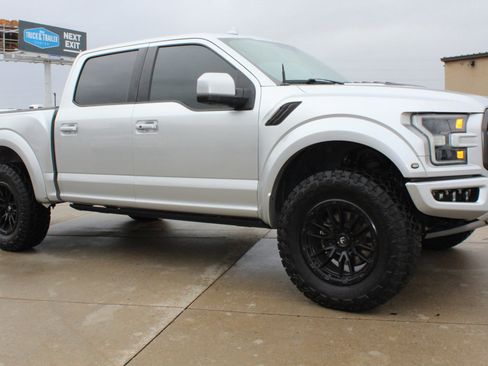 Used 2019 Ford F150 Raptor w/ Equipment Group 802A Luxury image 14