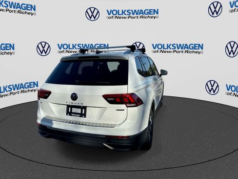 Used 2024 Volkswagen Tiguan SE AWD/4WD image 14