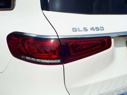 Used 2022 Mercedes-Benz GLS 450 4MATIC image 10