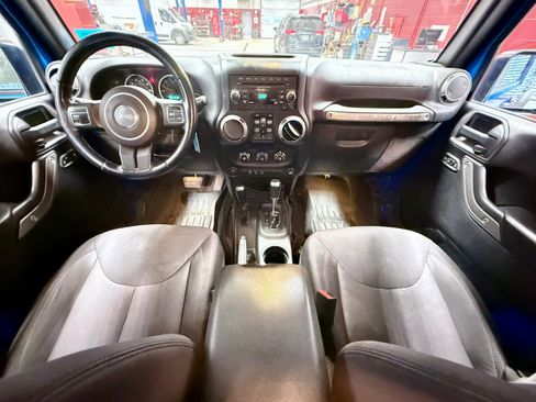 Used 2015 Jeep Wrangler Unlimited Sport w/ Quick Order Package 24S AWD/4WD image 21
