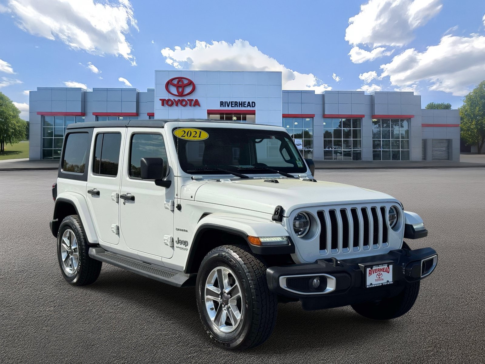 Used 2021 Jeep Wrangler Unlimited Sahara w/ Dual Top Group AWD/4WD image 2