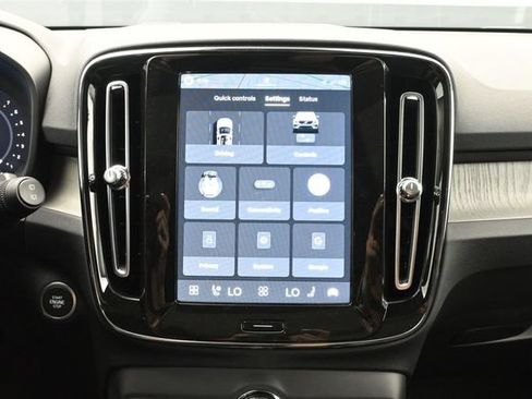 New 2026 Volvo XC40 B5 Plus w/ Climate Package AWD/4WD image 16