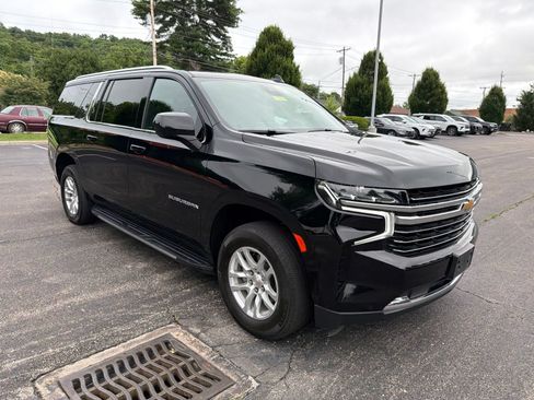 Used 2024 Chevrolet Suburban LT AWD/4WD image 7