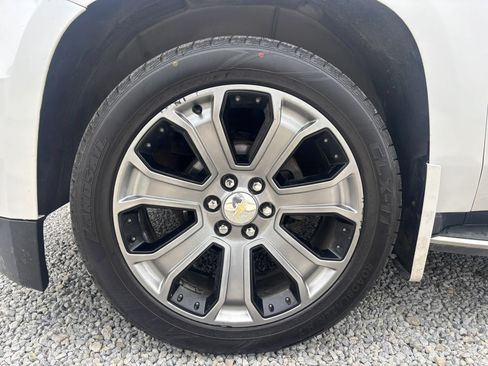 Used 2017 Chevrolet Suburban Premier AWD/4WD image 5