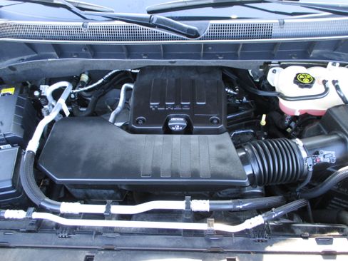 Used 2019 Chevrolet Silverado 1500 LT w/ All-Star Edition image 28