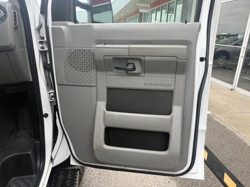 Used 2013 Ford E-350 and Econoline 350 Super Duty Wagon w/ Shuttle Bus Prep Pkg image 22