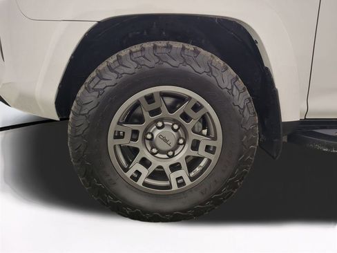 Used 2020 Toyota 4Runner Venture image 11