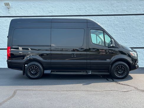 Used 2022 Mercedes-Benz Sprinter 2500 image 6