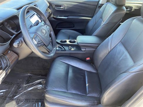 Used 2015 Toyota Avalon Limited image 19