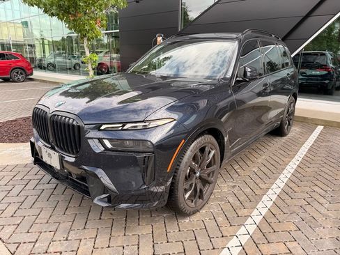 Used 2024 BMW X7 xDrive40i w/ M Sport Package AWD/4WD image 1