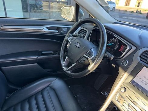 Used 2020 Ford Fusion SEL image 23