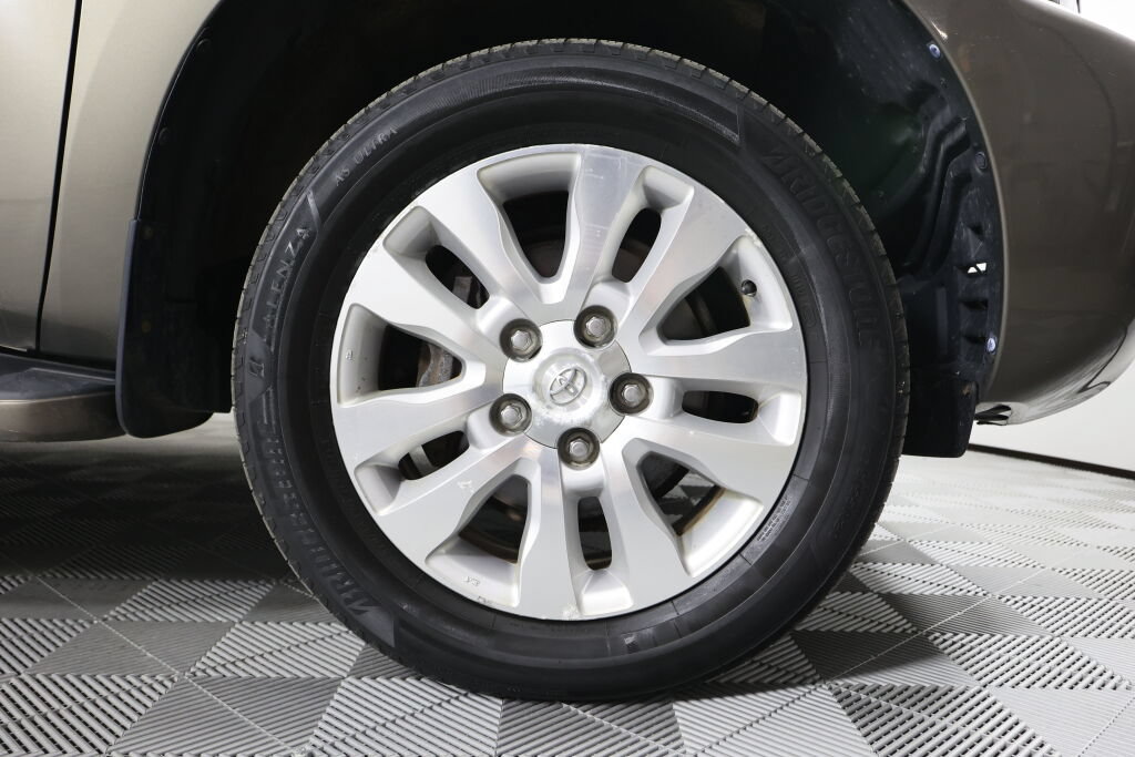 Used 2014 Toyota Sequoia Platinum AWD/4WD image 4