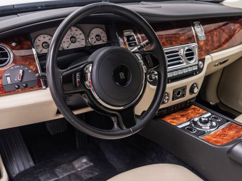 Used 2010 Rolls-Royce Ghost RWD image 13