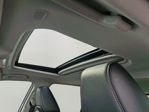 Used 2023 Toyota RAV4 XLE Premium image 15