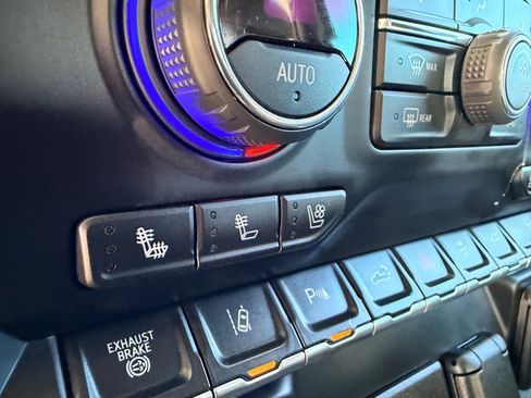 Used 2020 GMC Sierra 2500 Denali w/ Denali Ultimate Package image 12