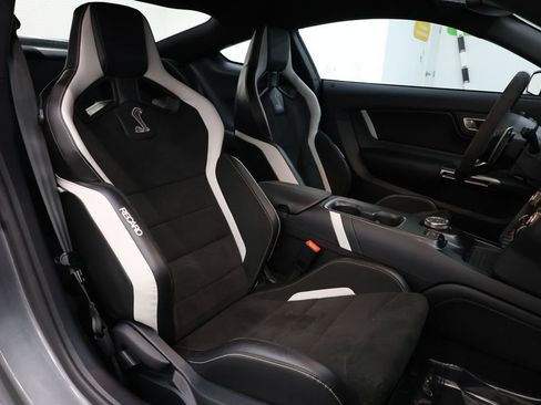 Used 2022 Ford Mustang Shelby GT500 w/ Carbon Fiber Track Pack RWD image 92
