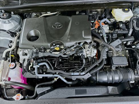 Used 2025 Toyota Camry LE image 33