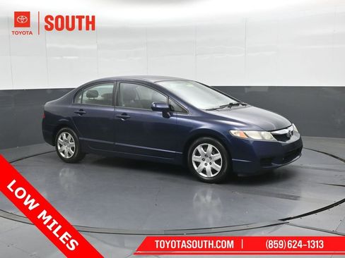 Used 2010 Honda Civic LX image 1