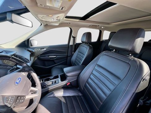 Used 2017 Ford Escape Titanium image 24