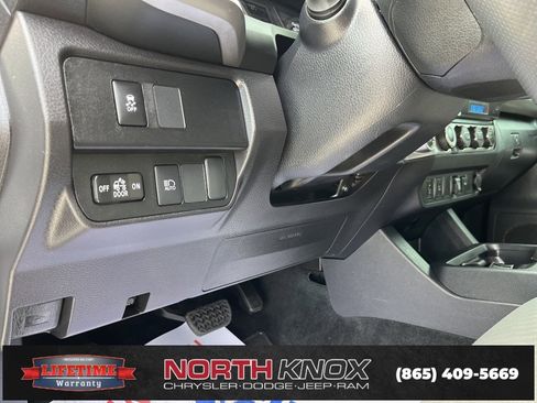 Used 2023 Toyota Tacoma SR5 w/ Technology Package image 7