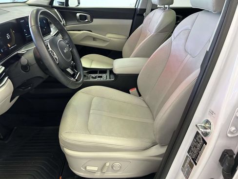 Used 2025 Kia Sorento S w/ Panoramic Sunroof Package FWD image 16